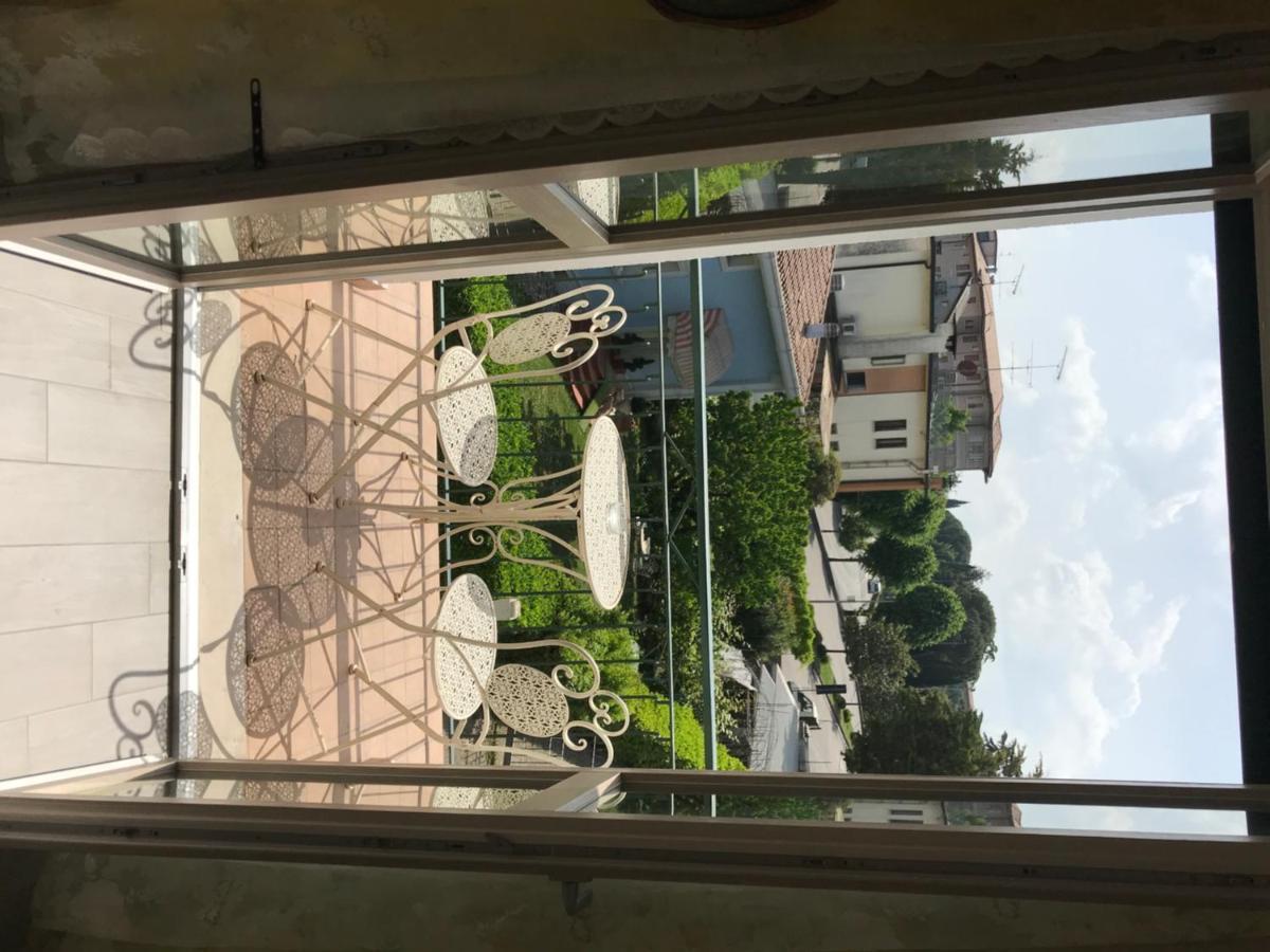 Le Bouganville Apartment Desenzano del Garda Extérieur photo